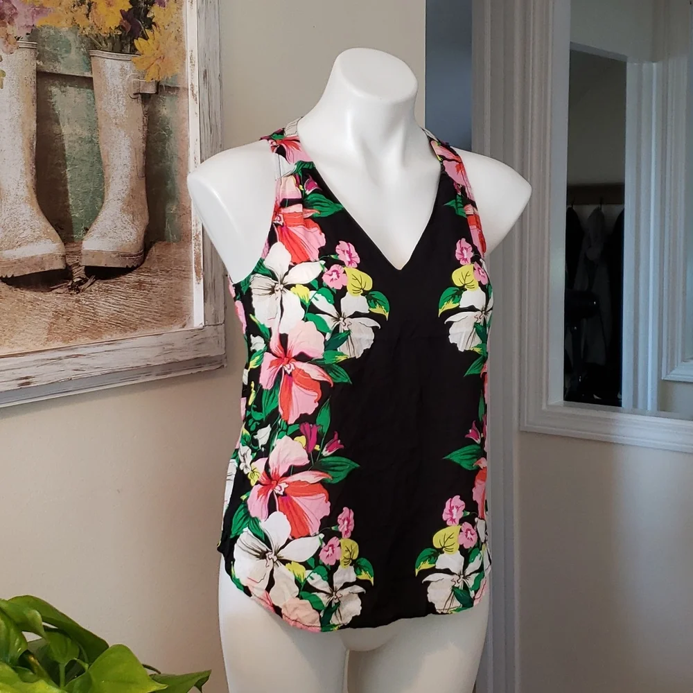 Old Navy Tank - Picture 2 of 6